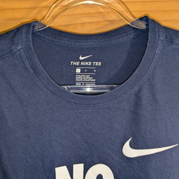 The Nike Tee Men's Large "No Pain No Power" Athletic Cut Short Sleeve Dark Blue - Picture 3 of 7